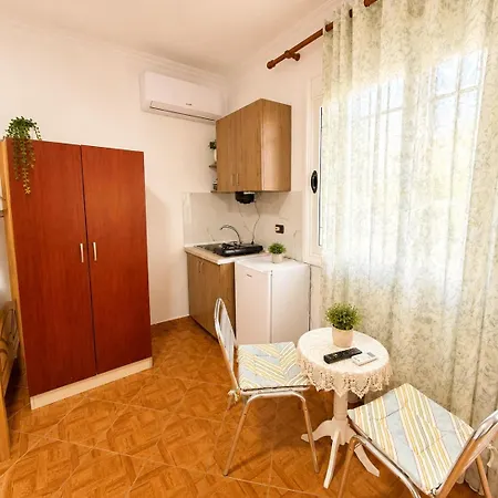 Casaviola Albania * Vlorë