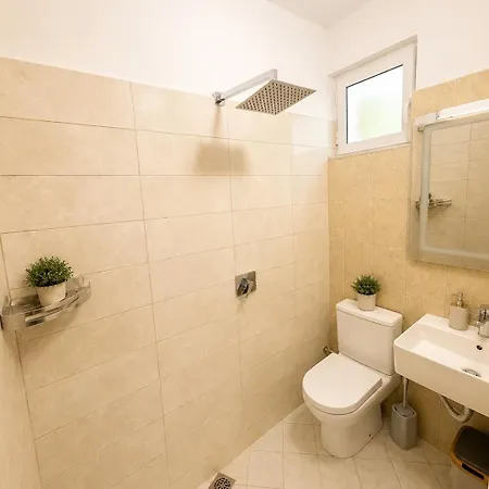 Casaviola Albania * Vlorë